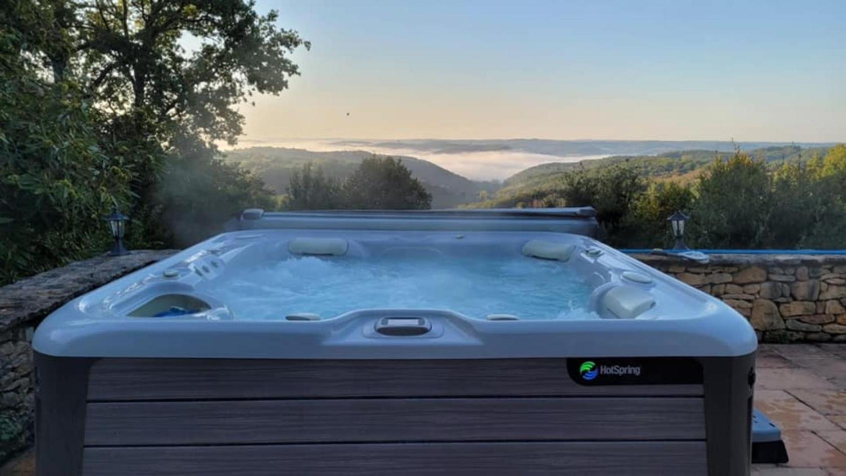 Luxury Chateau W. Pool & Hot Tub In Dordogne Бенак-е-Казнак Екстериор снимка