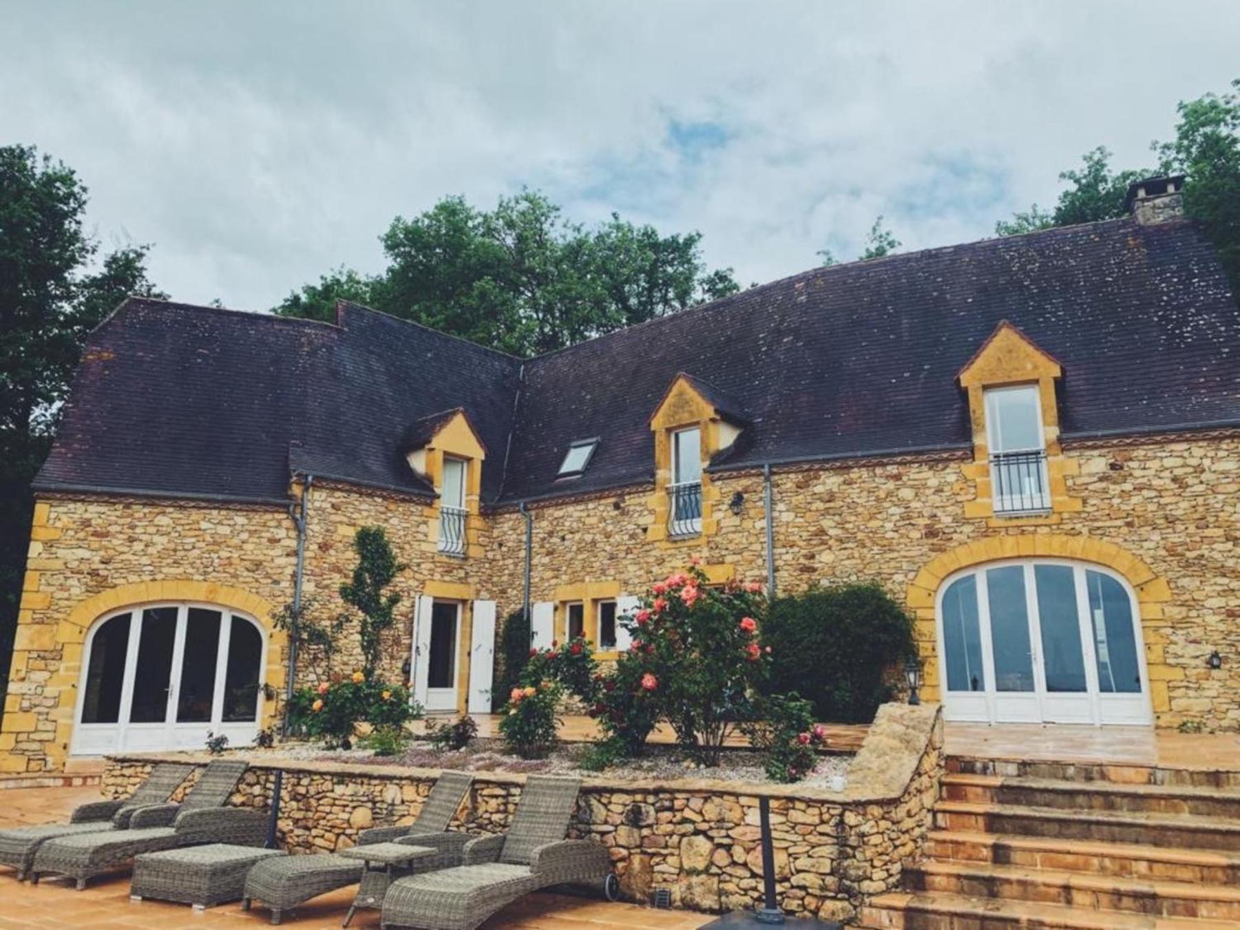 Luxury Chateau W. Pool & Hot Tub In Dordogne Бенак-е-Казнак Екстериор снимка