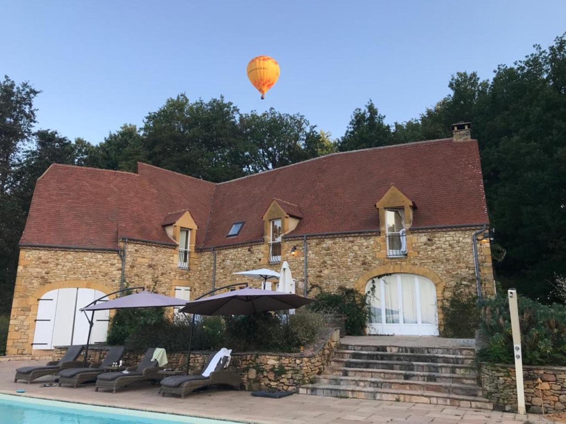 Luxury Chateau W. Pool & Hot Tub In Dordogne Бенак-е-Казнак Екстериор снимка